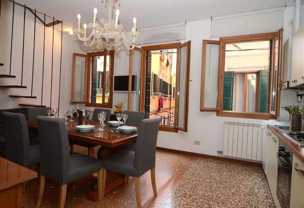 Classic Venice House 0*,  Włochy