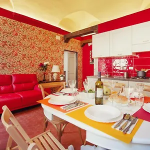rainbow-city-center-apartment-by-wonderful-italy.hotelitalianriviera.com/