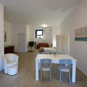intero-alloggio-binario-18.lecce-hotels.com/